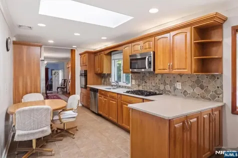 22 Lake Street Hillsdale NJ 07642