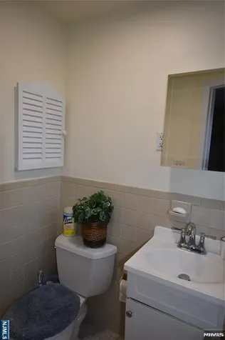 126 California Avenue New Milford NJ 07646