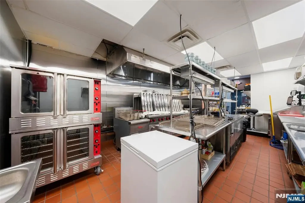 526 Anderson Avenue Cliffside Park NJ 07010