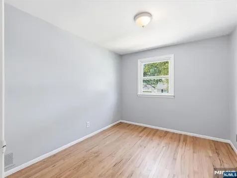 27 Carolyn Road Belleville NJ 07109