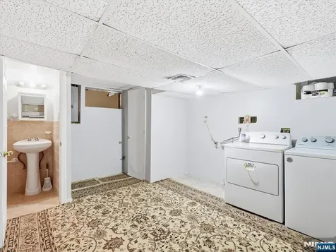 27 Carolyn Road Belleville NJ 07109