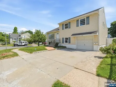 27 Carolyn Road Belleville NJ 07109