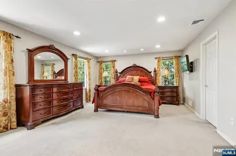 55 Sand Road Fairfield NJ 07004