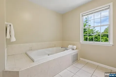 55 Sand Road Fairfield NJ 07004