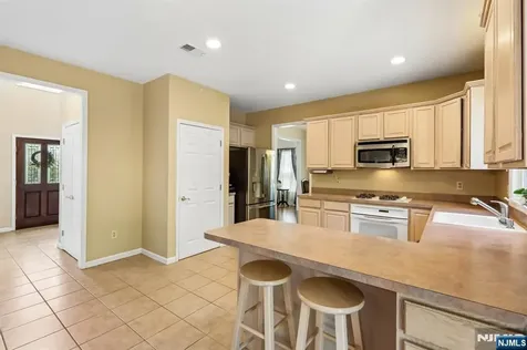 55 Sand Road Fairfield NJ 07004