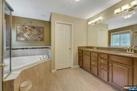 78 Autumn Way Montvale NJ 07645