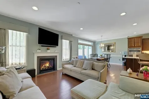78 Autumn Way Montvale NJ 07645