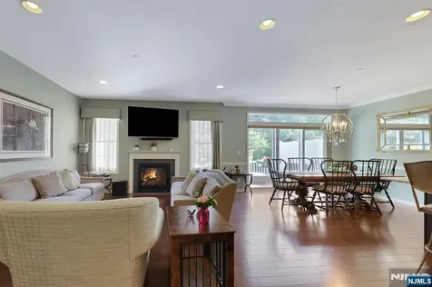 78 Autumn Way Montvale NJ 07645