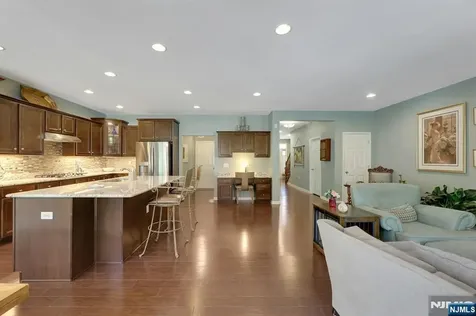 78 Autumn Way Montvale NJ 07645