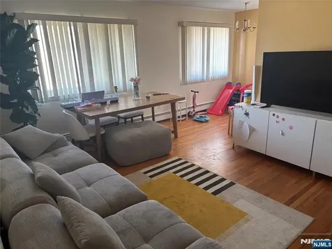 423 Walker Fairview NJ 07022