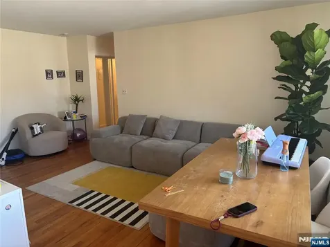 423 Walker Fairview NJ 07022