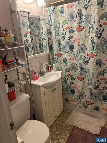 423 Walker Fairview NJ 07022