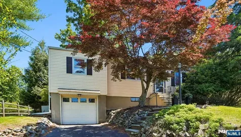 74 Minnehaha Oakland NJ 07436