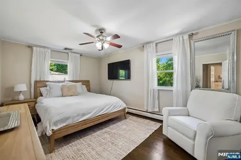 74 Minnehaha Oakland NJ 07436