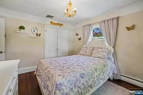 74 Minnehaha Oakland NJ 07436