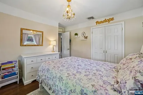 74 Minnehaha Oakland NJ 07436