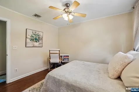 74 Minnehaha Oakland NJ 07436