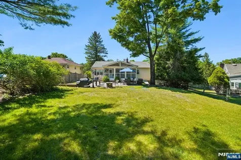 74 Minnehaha Oakland NJ 07436