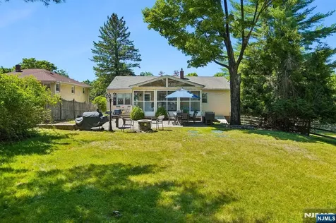 74 Minnehaha Oakland NJ 07436