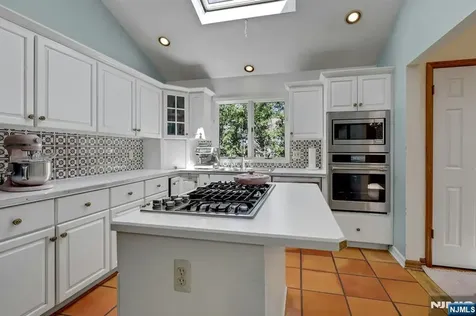 348 Highwood Avenue Glen Rock NJ 07452