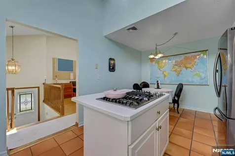 348 Highwood Avenue Glen Rock NJ 07452