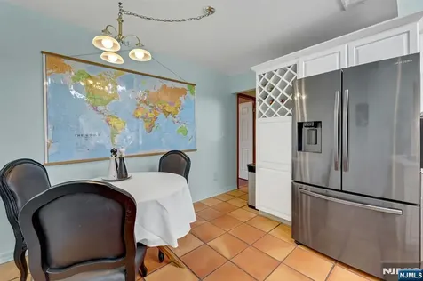 348 Highwood Avenue Glen Rock NJ 07452