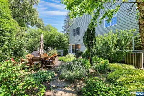 348 Highwood Avenue Glen Rock NJ 07452