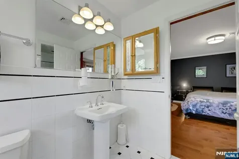 348 Highwood Avenue Glen Rock NJ 07452