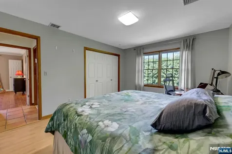 348 Highwood Avenue Glen Rock NJ 07452