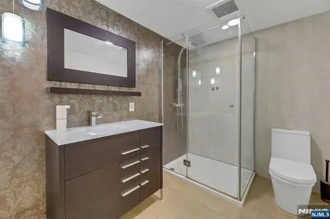348 Highwood Avenue Glen Rock NJ 07452