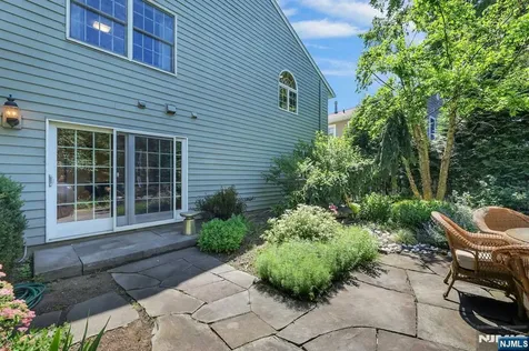 348 Highwood Avenue Glen Rock NJ 07452