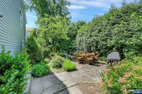 348 Highwood Avenue Glen Rock NJ 07452