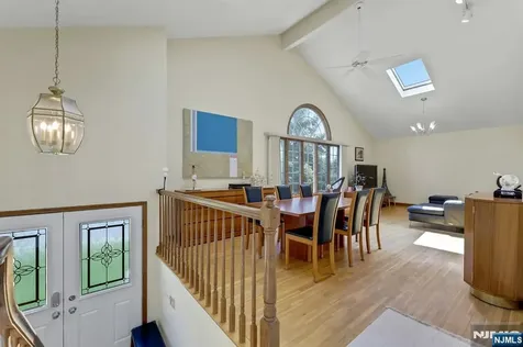 348 Highwood Avenue Glen Rock NJ 07452