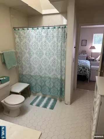 8 Alana Drive Hawthorne NJ 07506