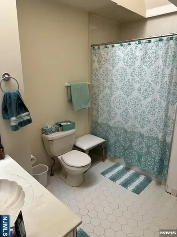 8 Alana Drive Hawthorne NJ 07506