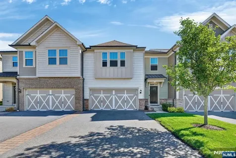 18 Winfield Drive Woodcliff Lake NJ 07677