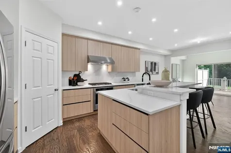 18 Winfield Drive Woodcliff Lake NJ 07677