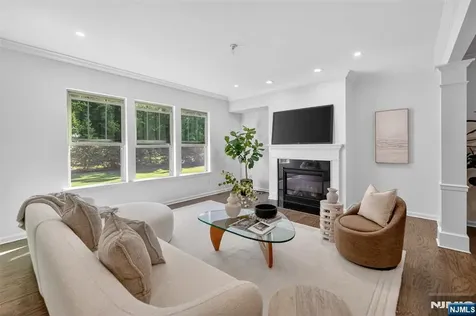 18 Winfield Drive Woodcliff Lake NJ 07677