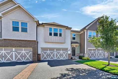 18 Winfield Drive Woodcliff Lake NJ 07677