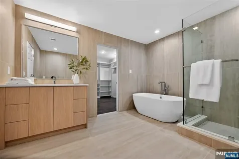 18 Winfield Drive Woodcliff Lake NJ 07677