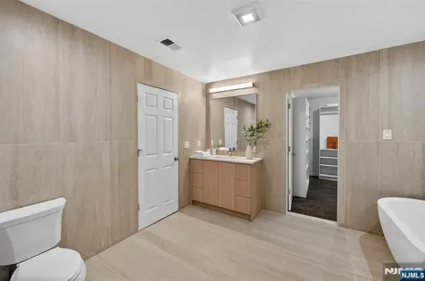 18 Winfield Drive Woodcliff Lake NJ 07677