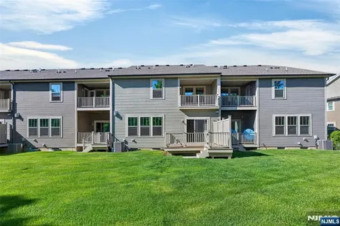 18 Winfield Drive Woodcliff Lake NJ 07677