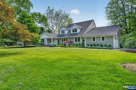 22 Glen Carl Road Upper Saddle River NJ 07458