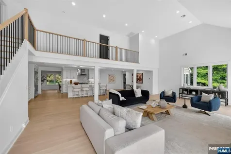 22 Glen Carl Road Upper Saddle River NJ 07458