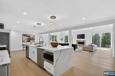 22 Glen Carl Road Upper Saddle River NJ 07458