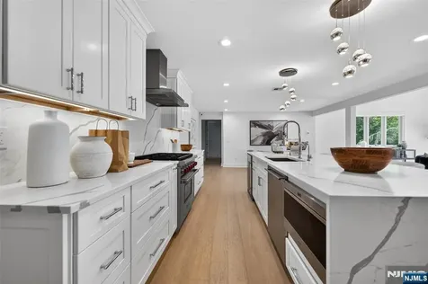 22 Glen Carl Road Upper Saddle River NJ 07458