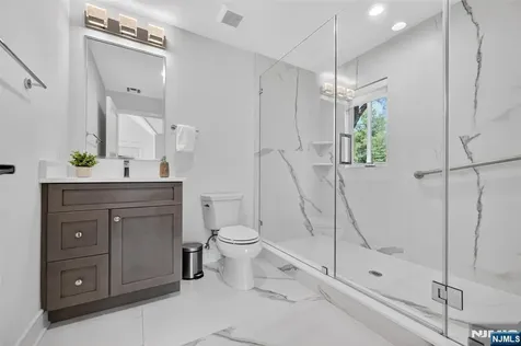 22 Glen Carl Road Upper Saddle River NJ 07458