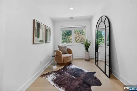 22 Glen Carl Road Upper Saddle River NJ 07458