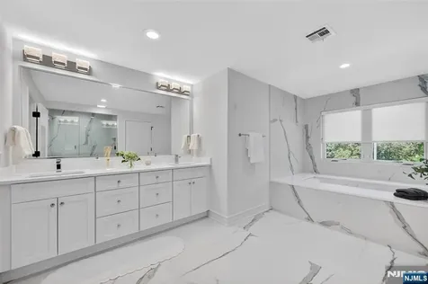 22 Glen Carl Road Upper Saddle River NJ 07458