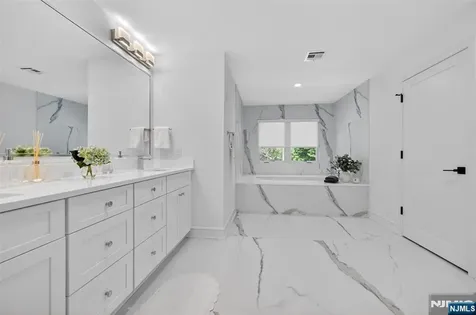 22 Glen Carl Road Upper Saddle River NJ 07458